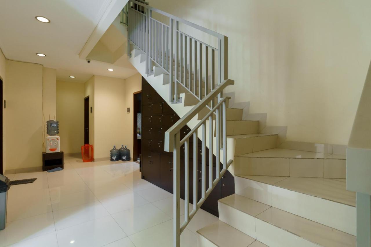 Dago Suites Syariah Cikarang Mitra Reddoorz Bekasi Ngoại thất bức ảnh