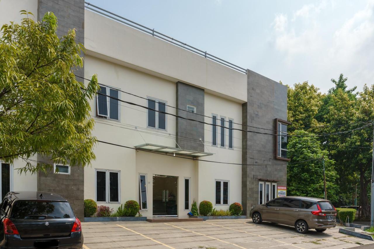 Dago Suites Syariah Cikarang Mitra Reddoorz Bekasi Ngoại thất bức ảnh